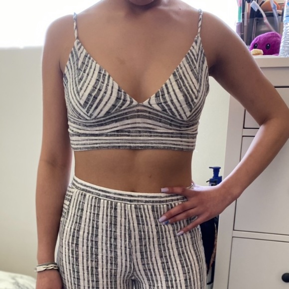 Two piece set - Picture 3 of 4